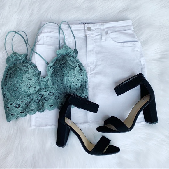 NWT Sea-foam Green Lace Bralette - Picture 2 of 2